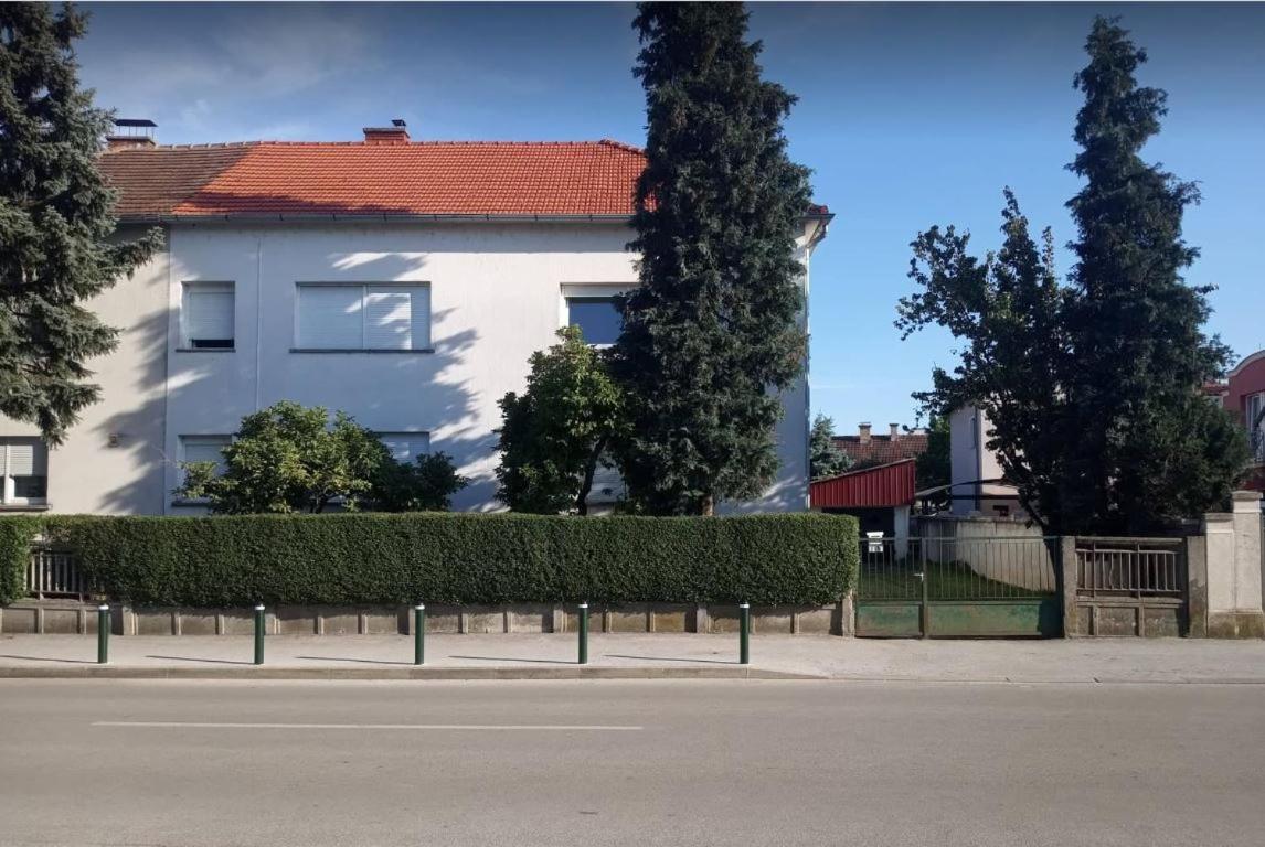 Lovely Flat, City Center With Free Parking Varazdin Exterior photo